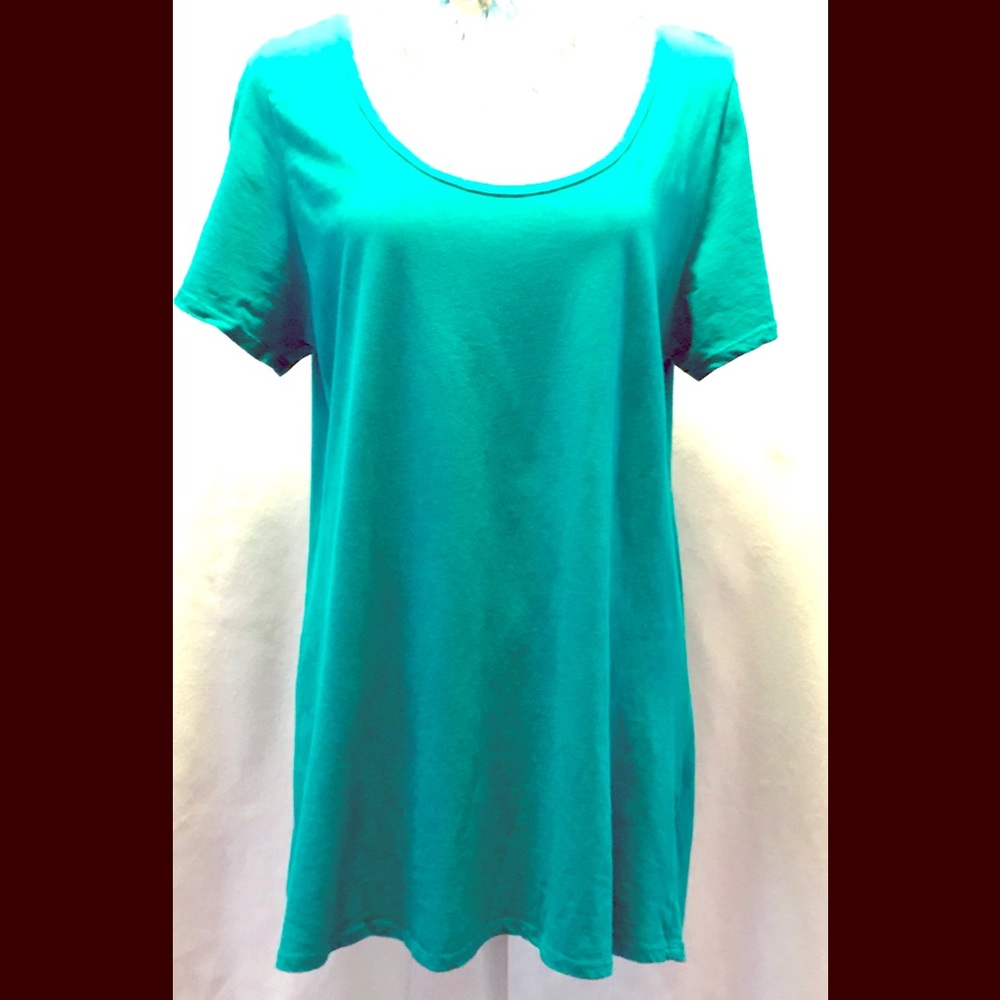 EUC Lularoe Classic T Top